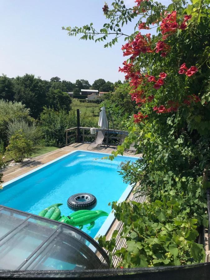 Le Petit Moulin Hotel ปูโซจส์ ภายนอก รูปภาพ