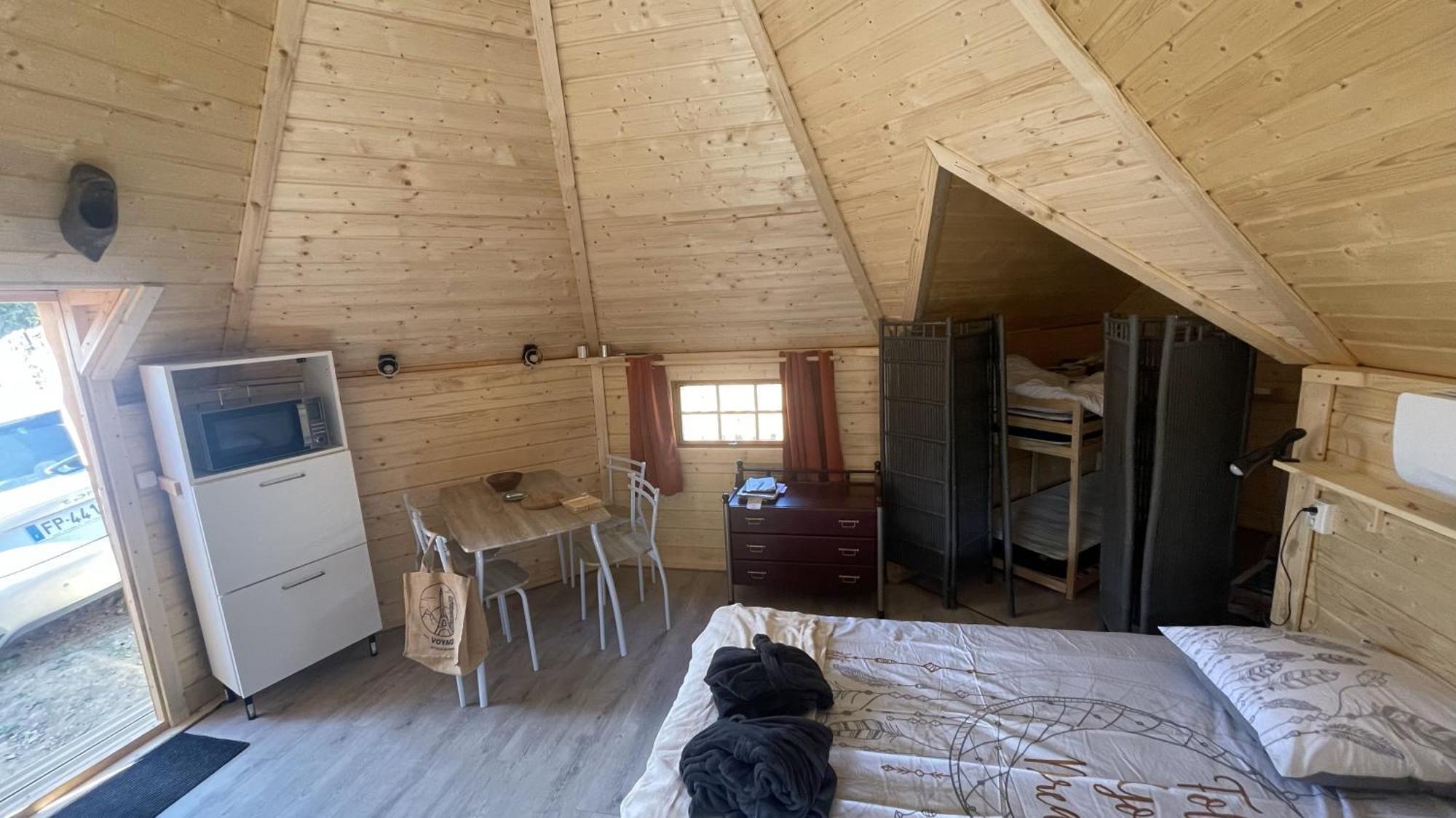 Le Petit Moulin Hotel ปูโซจส์ ภายนอก รูปภาพ