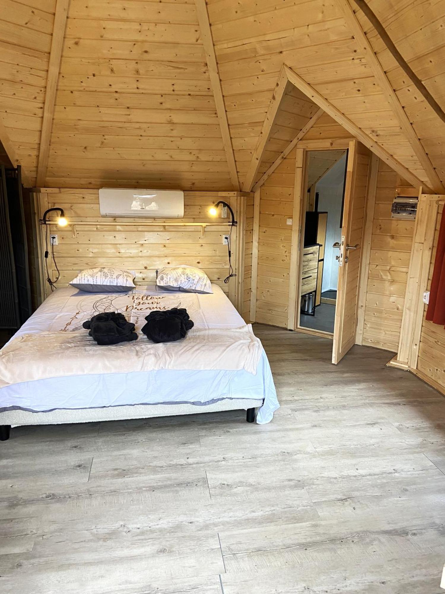 Le Petit Moulin Hotel ปูโซจส์ ภายนอก รูปภาพ
