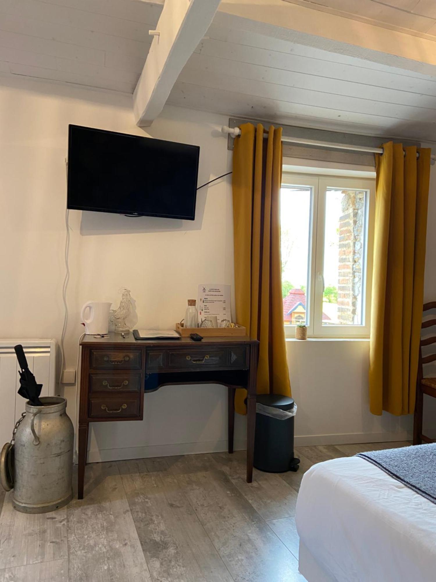 Le Petit Moulin Hotel ปูโซจส์ ภายนอก รูปภาพ