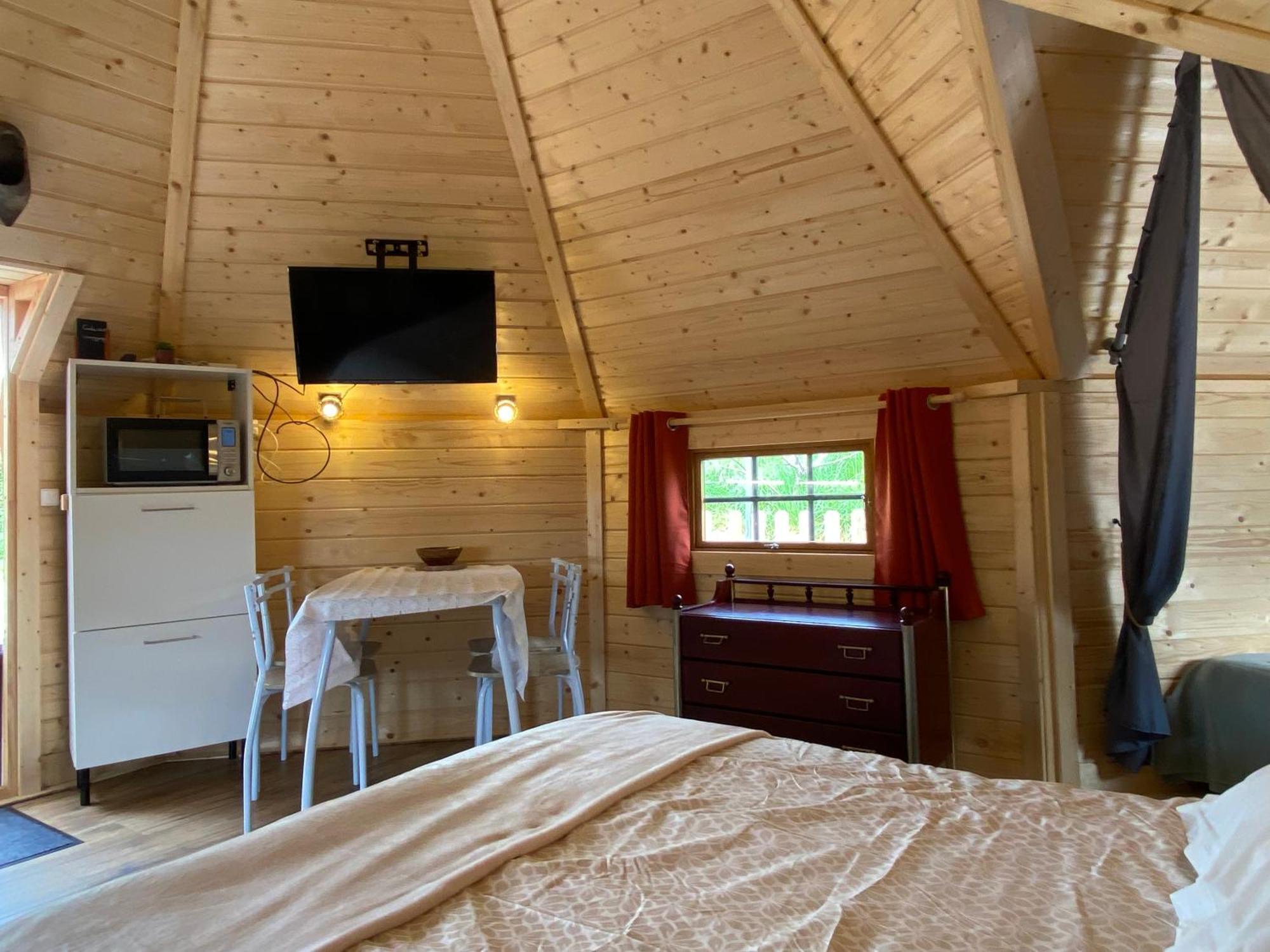 Le Petit Moulin Hotel ปูโซจส์ ภายนอก รูปภาพ