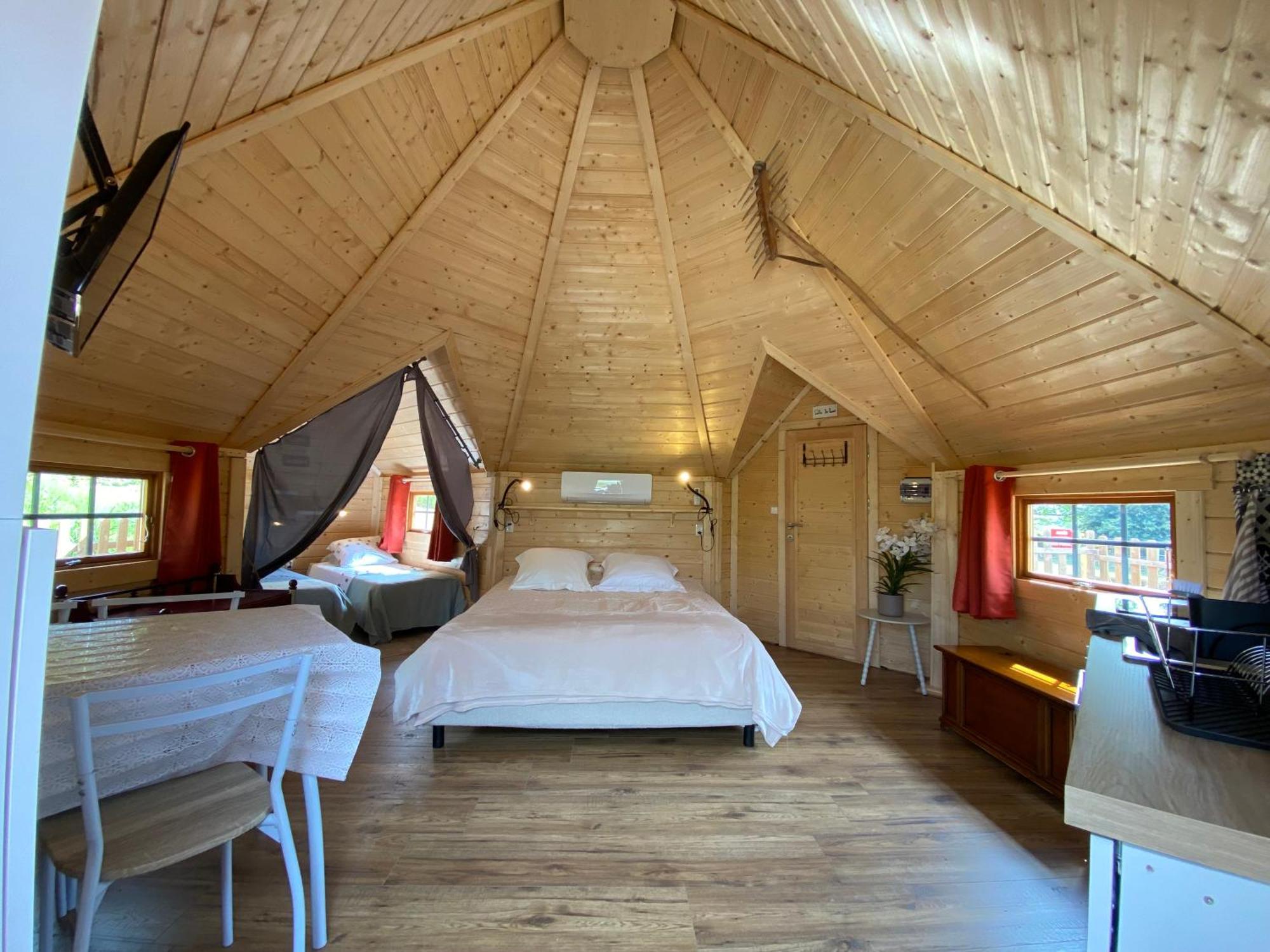 Le Petit Moulin Hotel ปูโซจส์ ภายนอก รูปภาพ