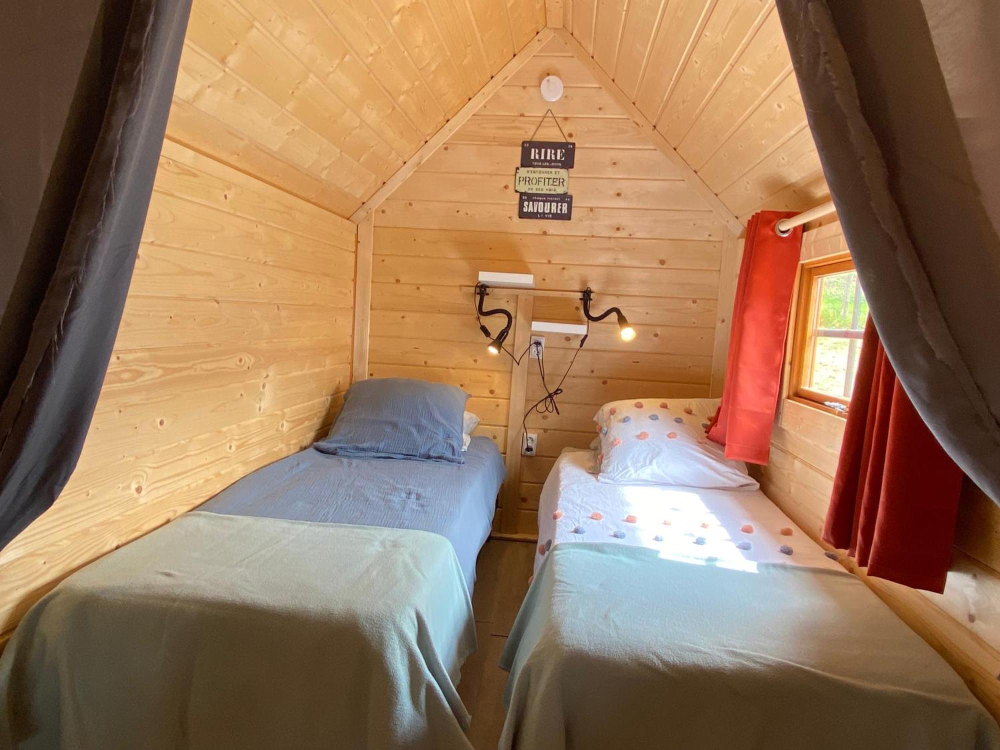 Le Petit Moulin Hotel ปูโซจส์ ภายนอก รูปภาพ