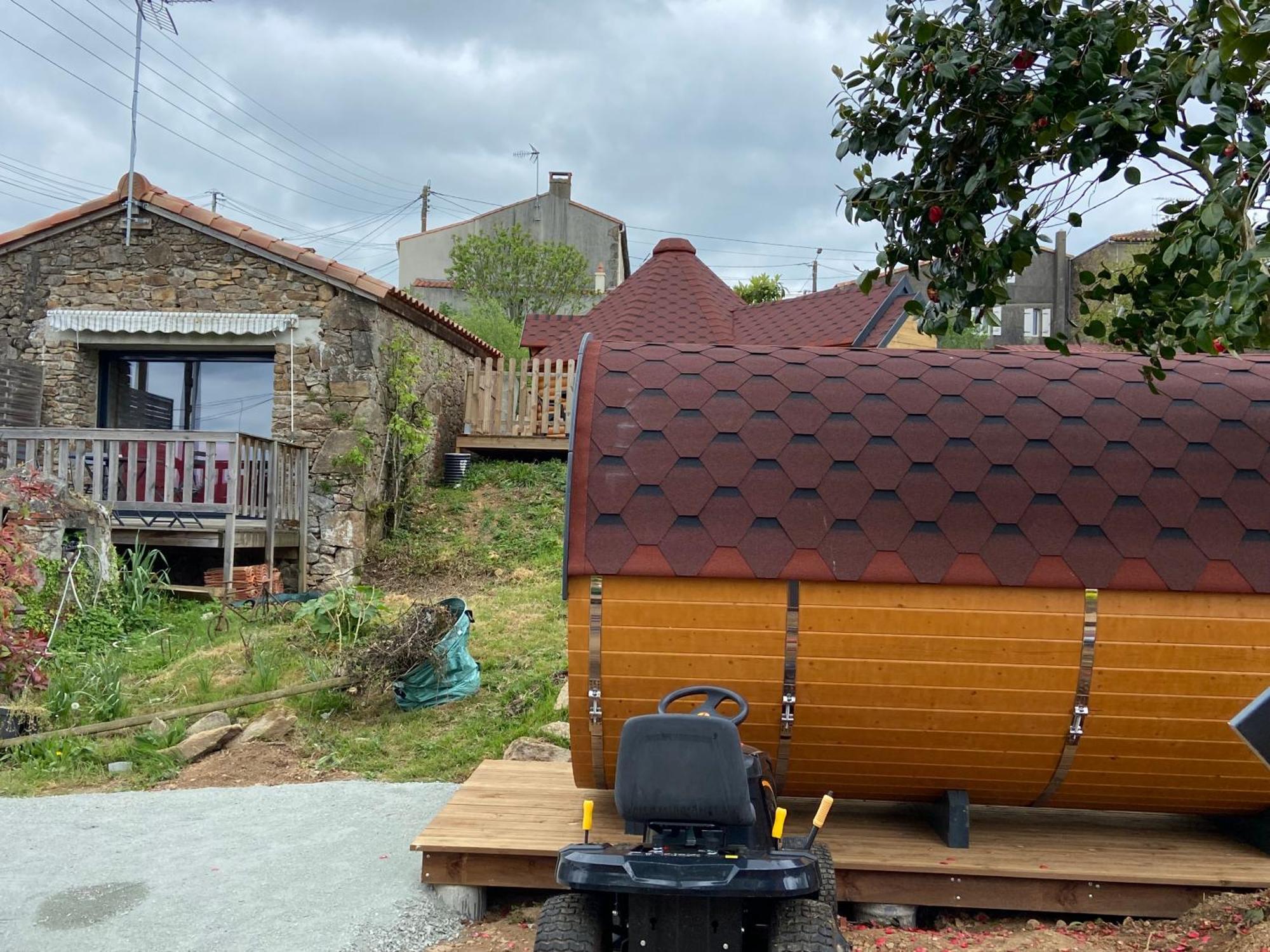 Le Petit Moulin Hotel ปูโซจส์ ภายนอก รูปภาพ